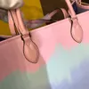 고품질 Onthego 핸드백 New Women Handbag 패션 대형 이중 인쇄 다른 스타일 최고 품질 디자이너 가방 디자이너 핸드백