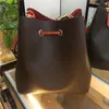 Designer- Kvinnor handväskor axelväskor läder bucket väska kvinnor blomma tryck crossbody väska handväska