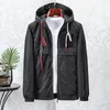 Mode Casual Trendy Style Mäns Jacka Vindskyddad Andningsduk Fine Workmanship Jacket Inner Pocket Drawstring Höst och Vinter Jacke