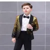 Två bitar barn passar pojkar som bling guld sequins scenmodeller stilig brittisk mode stil catwalk kostymer pojke kappa + byxa