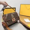 Дизайнерские сумки складывают средневековое плечо ленивое шикарное кожаное пчеловод классический класс холст модный пролет мода Женщины багет мраморная кожа A1QC##