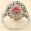 Fedi nuziali Splendido anello di fidanzamento con pietra zircone rosso ovale femminile per le donne Gioielli di nozze in cristallo di colore bianco con micro pavimenta di lusso