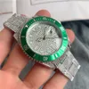 Montres de mode Men Crystal Calendar Style Metal Steel Band Wrist Watch X104250C