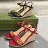 2021 Zomer Strand Hoge hakken mode Toevallige Sandalen 100% leer Wiggen Gesp Vrouwen Schoenen dame Metalen koeienhuid brief Werkschoenen Grote maat 35-40-41-42 us4-us10-us11