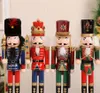 30 سم عيد ميلاد خشبي Nutcracker Soldiers Puppet Zakka Creative Desktop Decoration حجم كبير الحلي عيد الميلاد الرسم الجوز 5327084