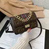 المصنع على الانترنت بيع النساء جديد أزياء الرجعية تصميم المتخصصة المرأة حقيبة المحمولة مربع صغير موضة واحدة الكتف رسول حقيبة