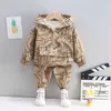 Moda Çocuk Eşofman Sonbahar Bebek Kız Giysileri Erkek Rahat Hoodies Pantolon 2 adet / takım Toddler Kıyafetler Çocuk Giyim 211224