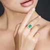 2021 Luxe 925 Sterling Zilver Kleur Ring Square Emerald Gemstone Ringen voor Dames Zirkoon Diamond Engagement Bruiloft Sieraden