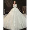 Niesamowite Perły Perły Aplikacje Koronki Illusion Księżniczka Suknia Balowa Suknia Ślubna Z Długim Rękawami Sheer Neck Chapel Train Buttons Back Bride Vestido de Noiva Al9945