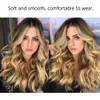 22 '' Natural Soft Long Wavy Ombre Blonde Wig Hair Synthetische vezels Haarpruiken Hoogtemperatuur Hittebestendig voor feestcosplay