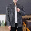 Koreański Styl Cardigan Mężczyźni Sweter Odzież Szary Nowy Mens Sweter Oversized Dzianiny Kardeniowy Wzór Ciepłe Odzież Dla Mężczyzn 3XL 201105