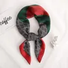 2020 Ny sidenscarf för kvinnor Fyrkantig Foulard Damhals Hårhalsduk Design randig tryckt huvudduk Mode flickhårhalsdukar