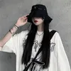 Goth Girl Harajuku Hat Kobieta Ins Trendy High Street Hip Hop Pin Pierścienie Dark Cross Bucket Caps Lato Grunge Brim Hat Women Black 201009
