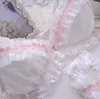 100% echte foto's goede kwaliteit lolita sexy schattige kawaii bruids witte kant gewatteerde draadloze draad gratis naadloze bh slipje set RB293 Y200708