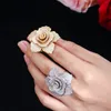 Lüks Bakır Tasarımcı Yüzük Gül Çiçek Yüzükler AAA Kübik Zirkonya Takı Bayanlar Kadınlar Için Parti Meksika Altın Gümüş Tam Beyaz CZ Düğün Gelin Nişan Yüzüğü Hediye