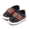 Född första vandrare Baby Shoes Boy Girl Classic Pu Leather Soft Sole Anti-Slip Toddler Infant Kids Sneakers3l