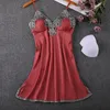 Nightgown Satin Sexy Lingerie íntima Sleepwear Mulheres Espaguete Strap Nightdress Silky Nightwear Lace Home Roupão