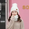 ビーニー/スカルキャップPeiwu 2021冬の暖かい女の子のファッションニットスカーフと帽子セットoリングネッカーチオの毛皮ボールスノーフレーク厚い女性ビーニー1