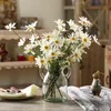 Beş Hollanda papatyalar küçük papatya dekoratif çiçekler Farsça krizantem ipek vahşi yapay çiçek düğün malzemeleri