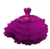 2022 Puffy Or Brodé Quinceanera Robes Charro Robe De Bal Pour Les Femmes À Plusieurs Niveaux En Organza Satin Perlé Doux 15 Filles De Bal Robe Formelle Plus La Taille