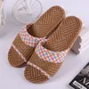 Mntrerm Natural Rattan Summer Linen Cane Grass Weave Women Plat Slippers Söt bowknot Flower Home Shoe Y200424