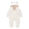 Spädbarn nyfödda babykläder faux pälsrockar rompers för flickor pojkar bär vinter varma tjocka snöar huva förtjockad kappa jumpsuit 209705119