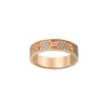 Anello d'amore ad anello di lusso di design di lusso per donne diamanti pavimentati anelli dorati in acciaio in acciaio in acciaio 2022 Accessori di moda oro non sbiadiscono mai non si dissolvono