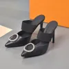 Toppkvalitet 2021 Lyxigt stil Läder Högklackade skor Kvinnor Unika brev Sandaler Klä Sexiga Klädskor
