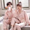 Lovers Pyjamas Costume Satin Nightwear Pyjamas Costume Vêtements de nuit Soyeux Sleep Set Lâche 2pcs Toppants pour couple Softy Home Vêtements 210203