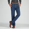 Män bomull rak klassisk jeans vår hösten manlig denim byxor overall designer män jeans hög kvalitet storlek 28 44 LJ200903