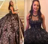 2021 Svart Lace Quinceanera Dress Ball Gowns Prom Beaded Halter Top Keyhole Backless Formal Aftonklänningar Vintage Sweet 16 Dress Plus Storlek