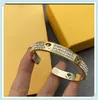 Créateurs de mode Bracelet pour hommes femmes cadeaux de fête décontractés femmes de luxe Designer amour bracelets en or bracelets pour hommes mariage Jewe208U