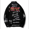 Chaqueta vaquera negra con grafiti para hombre con parches, chaquetas y abrigos con letras estampadas, chaquetas vaqueras desgastadas de otoño e invierno 2010046921800