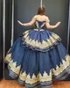 Kraliyet Mavi Pembe Altın Nakış Balo Elbise Quinceanera Prom Elbiseler Omuz Kapalı Kısa Kollu Masquerade Elbisesi