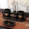 Accessori da bagno Set Portaspazzolino in ceramica Dispenser di sapone Gargle Cup Portasapone con vassoio Regali di nozze Prodotto da bagno T200518