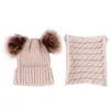 2020 Vinterbarn Pom Pom Beanie med nacke Gaiter Set Double Fur Balls Baby Stickad Beanie Hat med Scarf Barn Utomhus Varmare Hattar