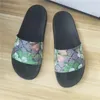 2021 Kvinna/Man Sandaler kvalitet Snygga Tofflor Mode Klassiker Sandal Herr Dam Tofflor Platta skor Slide Eu:36-45