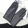 Cinq doigts gants femmes élégantes en peau d'agneau véritable en cuir véritable en peau de mouton automne et hiver plus velours à la mode femme gant court 27 couleurs1