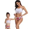 Mère et fille maillot de bain famille Look maman et moi vêtements Bikini pompon maman fille maillots de bain famille correspondant vêtements LJ201111