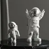 Modern Astronaut Skulpturharts Figur Statuetes Spaceman Abstrakt Staty Hem Dekoration Tillbehör Hantverk Figurinredning