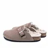 Zapato de invierno Faux Cow Suede Cuero Mule Zuecos Zapatillas de corcho Largo Peluche Cálido Cerrado Hebilla Interior Exterior Hogar 211229