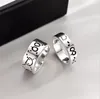 Högkvalitativ Sterling Silver Skull Band Ring Men's and Women's Fashion Luxury Designer Rings Classic Aldrig blekna Par Ring