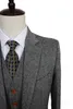 レトロな紳士スタイルの灰色の古典的なツイードテーラーの結婚式のスーツのためのメンズカスタムメイドのウールスリムフィットブレザーメンズ3ピーススーツ201027