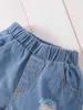 Pantaloncini canotta in denim con bordi grezzi e grafica per bambini SHE