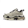 Triple S Crystal Bottom klar sula Paris 17FW Skor Dam Herr Casual Trainers Vintage Dad Plattform Helsvart Vit Rosa Grå Grön Gul Röd Utomhussportsneakers