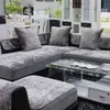 couvertures grises de sofa