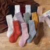 Winter Women's Thick Warm Merino Wool Socks Harajuku Retro Cold Resistant Fashion Casual Solid Color Cashmere Socks 5 Pair 211221