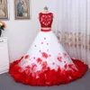 Två bitar vita och röda quinceanera klänningar med handgjorda blommor appliques en linje full längd prom pawant kappor söt 15 klänning vestidos de 16 brithday party wear