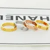عاشق العلامة التجارية خاتم الزفاف مجوهرات الفولاذ المقاوم للصدأ الحب زوجين أصابع 4 مم 5 مم 6 مم للنساء الرجال مع box5406198