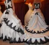 Vintage Appliques Robe De Mariée En Taffetas Gothique Noir Et Blanc Robes De Mariée Retour À Lacets Corset Grande Taille Une Ligne Robe De Mariage Chapelle Train Robe De Mariée